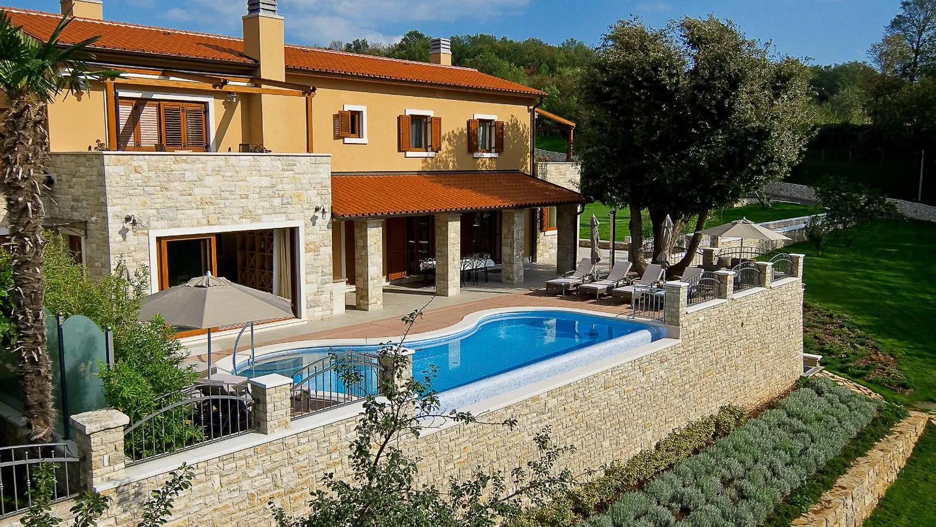 Villa Vlastelini I Near Labin With Large Garden For Families